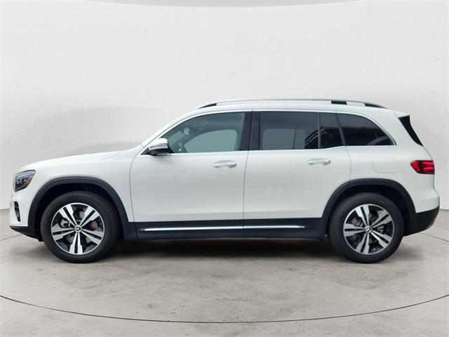 2025 Mercedes Benz GLB 250 4MATIC photo 2