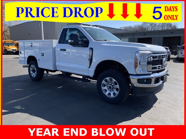 2024 Ford F-350 Super Duty XLT's photo