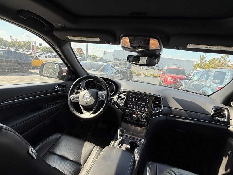 2021 Jeep Grand Cherokee Anniversary Edition photo 4