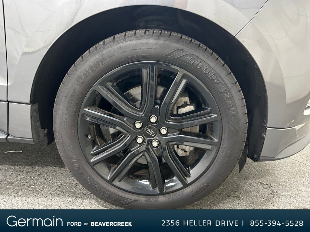 2021 Ford Edge ST photo 10