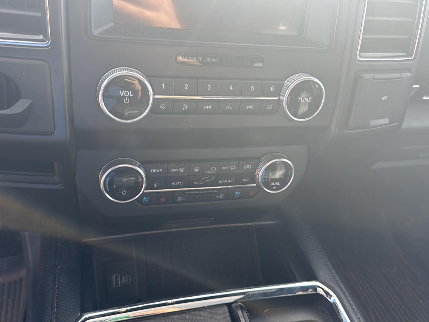 2021 Ford Expedition Limited photo 12