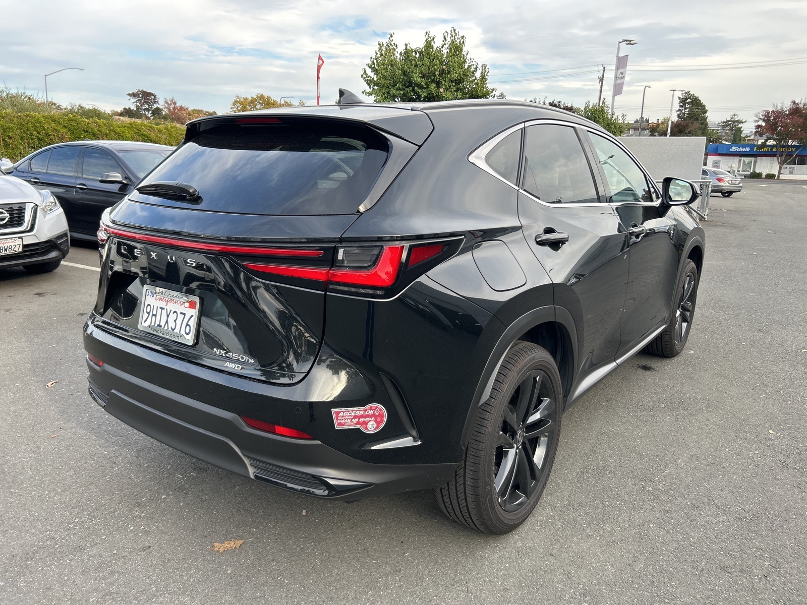 2024 Lexus NX 450h+ Luxury photo 3