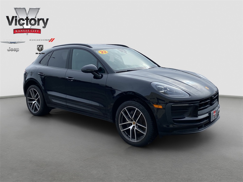 2023 Porsche Macan Base