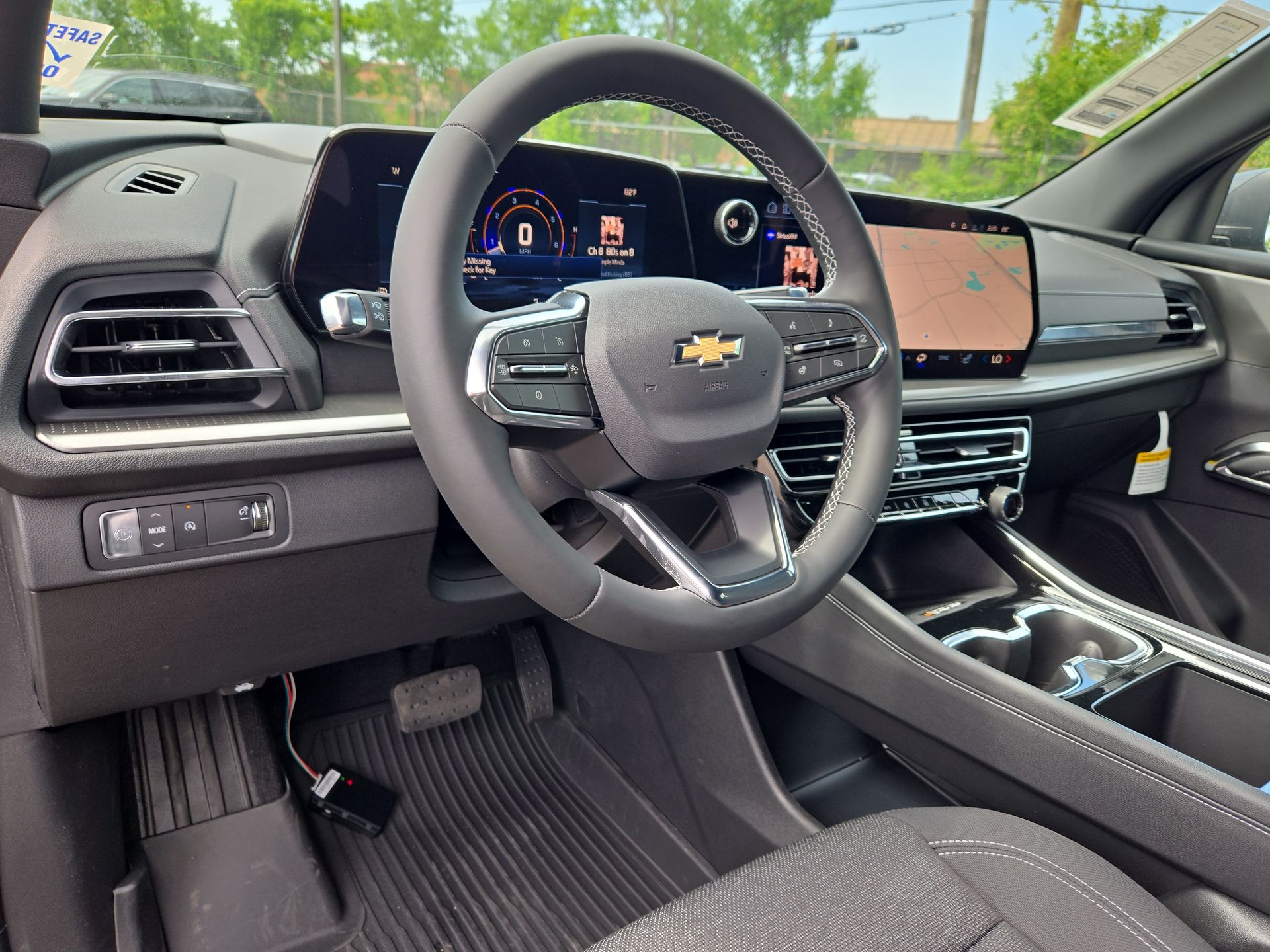 2025 Chevrolet Traverse photo 39