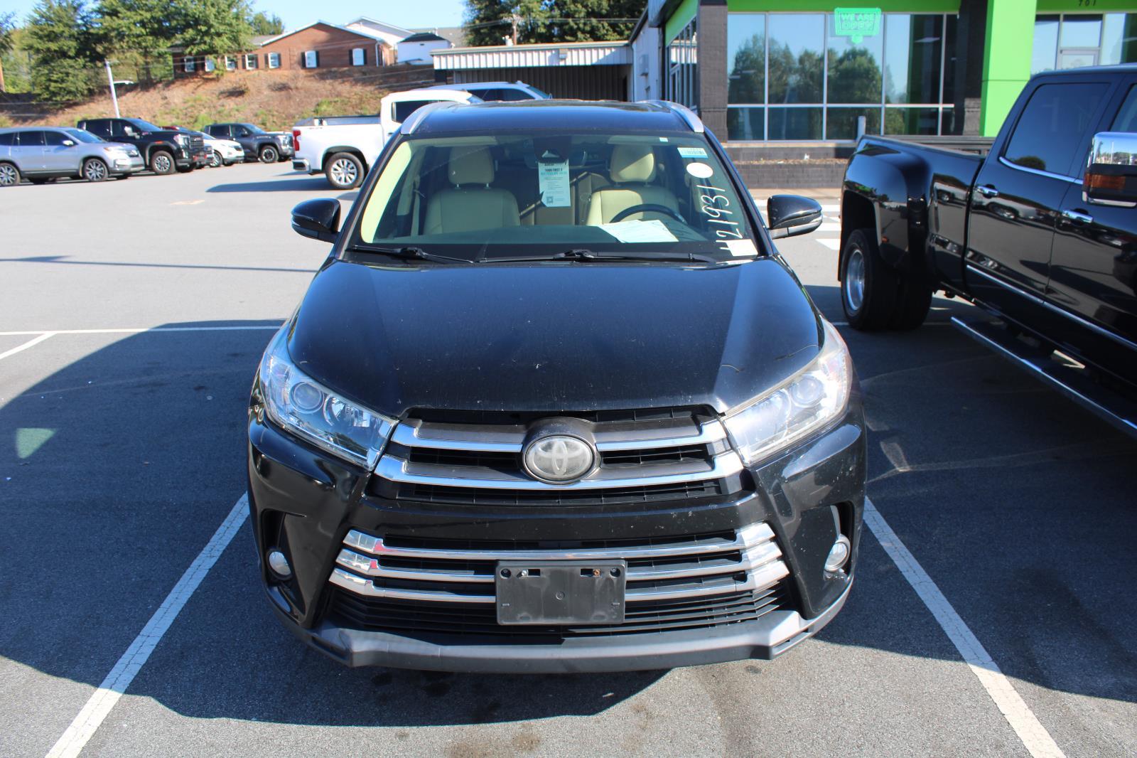 2017 Toyota Highlander SE XLE photo 2