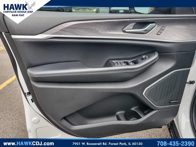 2023 JEEP GRAND CHEROKEE - Image 16