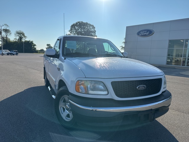 2002 Ford F-150 XLT photo 2
