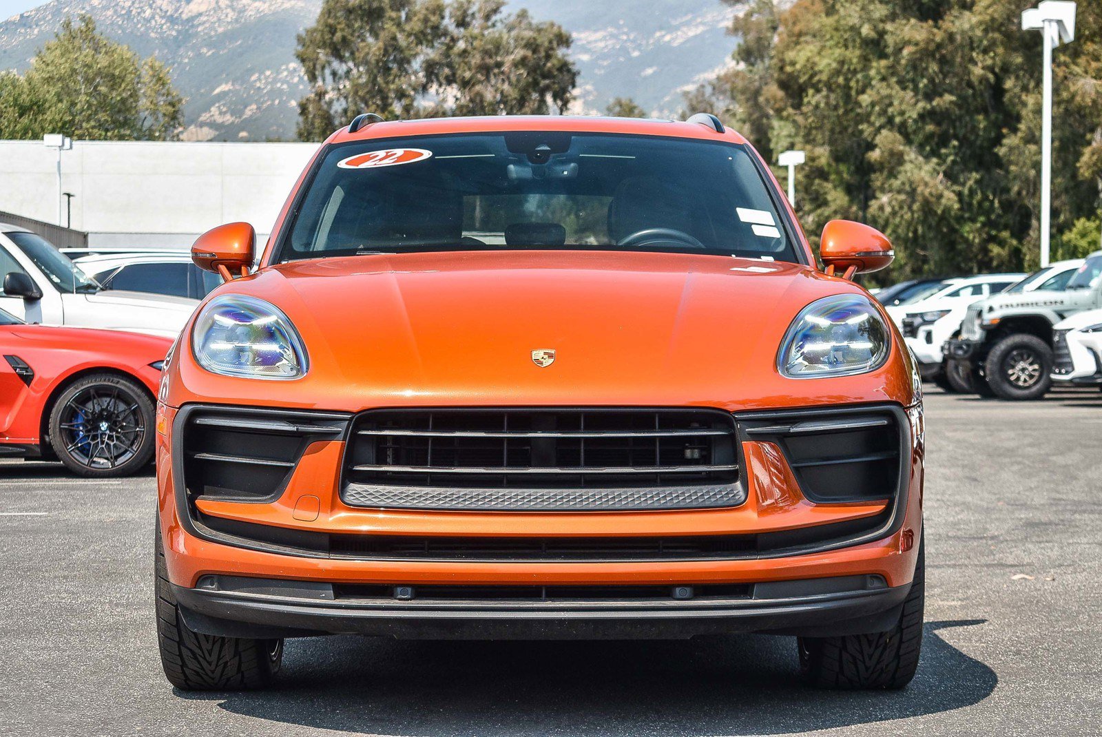 2022 Porsche Macan Base photo 2