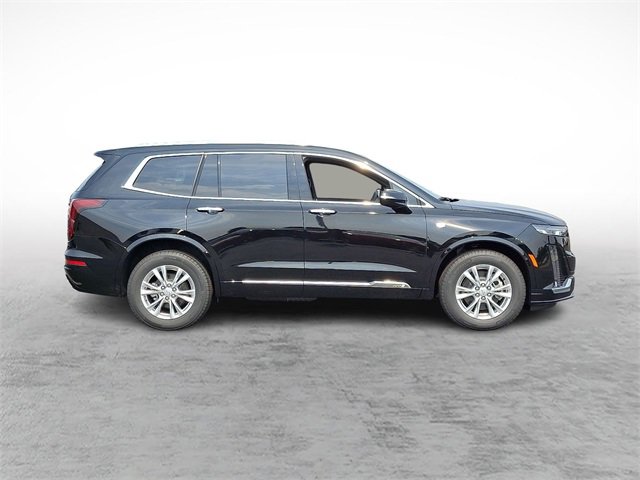 2025 Cadillac XT6 Luxury photo 2