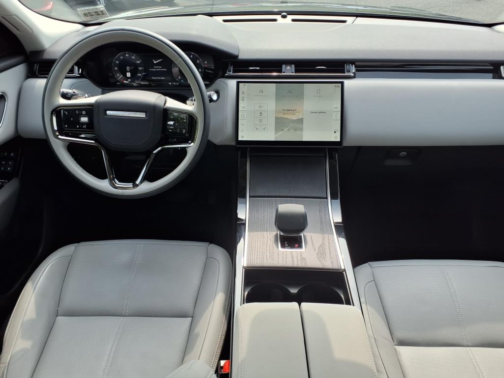 2025 Land Rover Range Rover Velar S photo 3