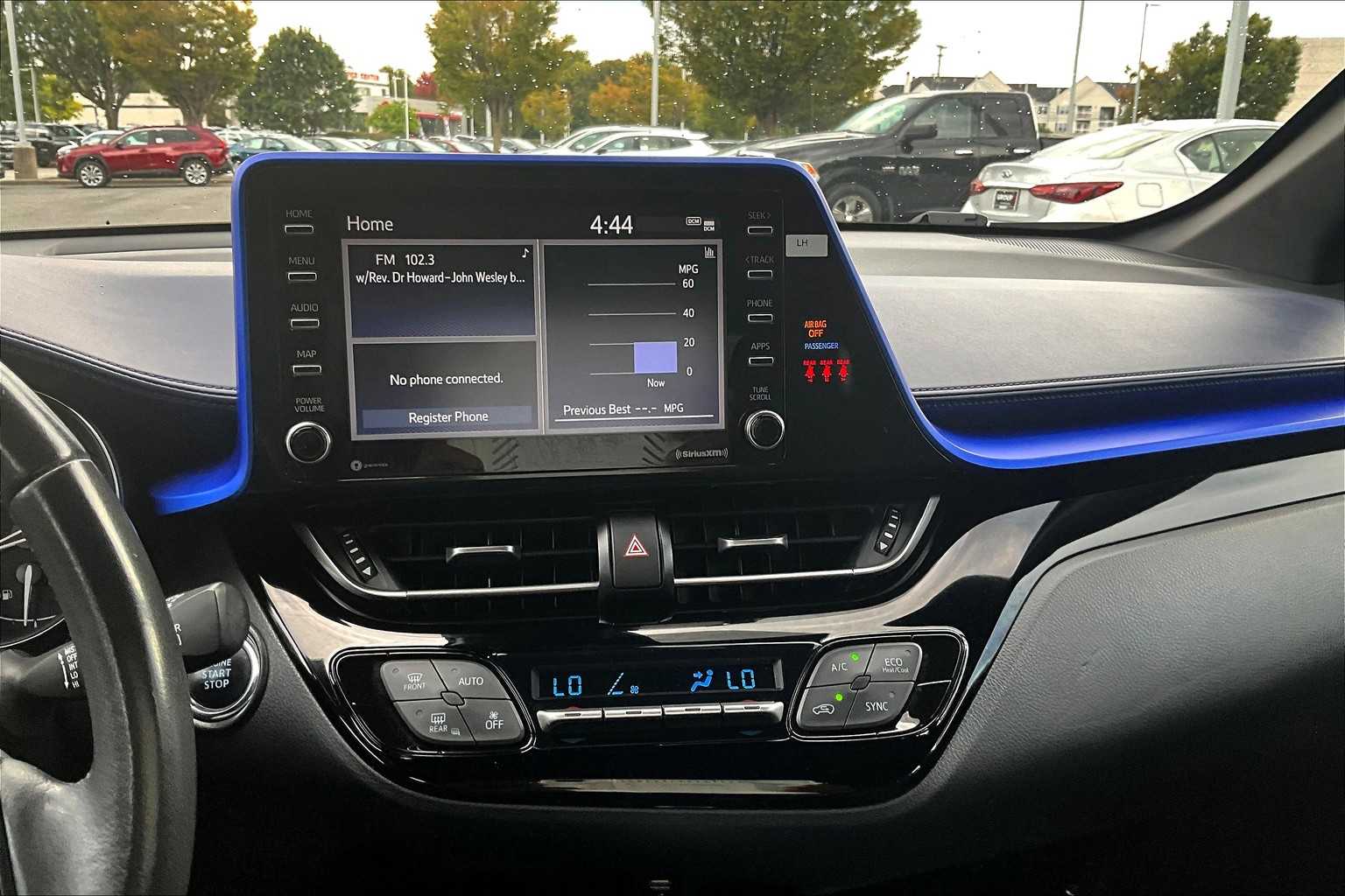 2021 Toyota C-HR XLE photo 34