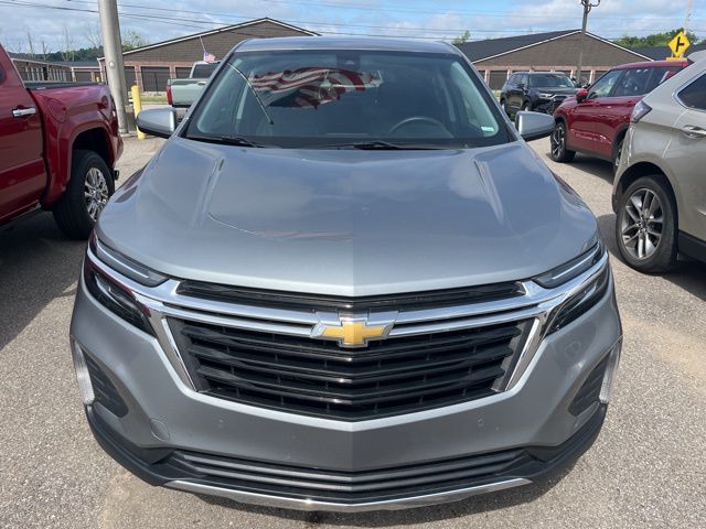2024 Chevrolet Equinox LT photo 2