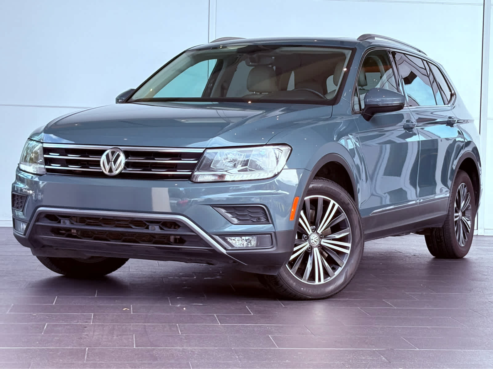 2019 Volkswagen Tiguan SEL's photo