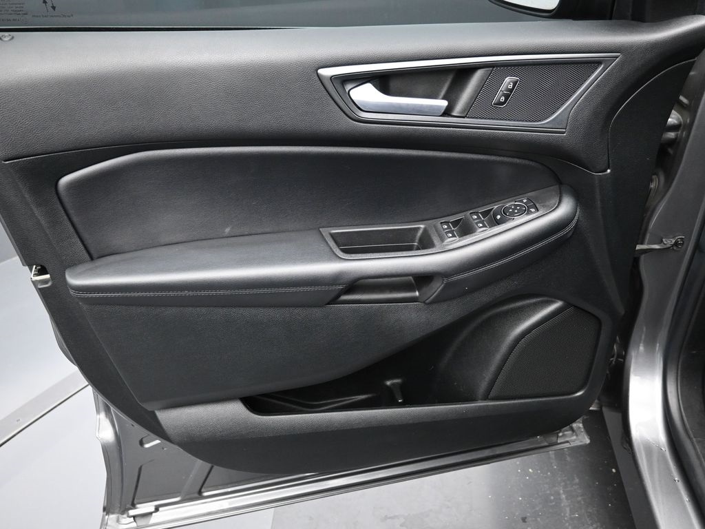 2023 Ford Edge SE photo 13