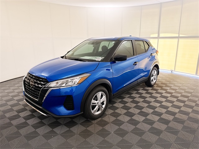 2025 Nissan Kicks Play S photo 3