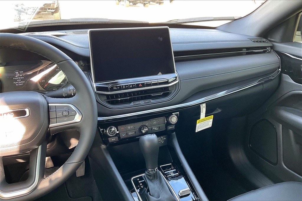 2026 Jeep Compass Latitude Altitude photo 4