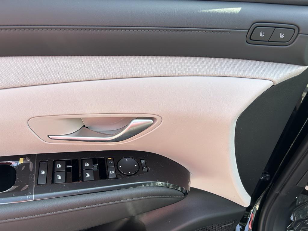 2025 Hyundai Tucson Hybrid Limited photo 11