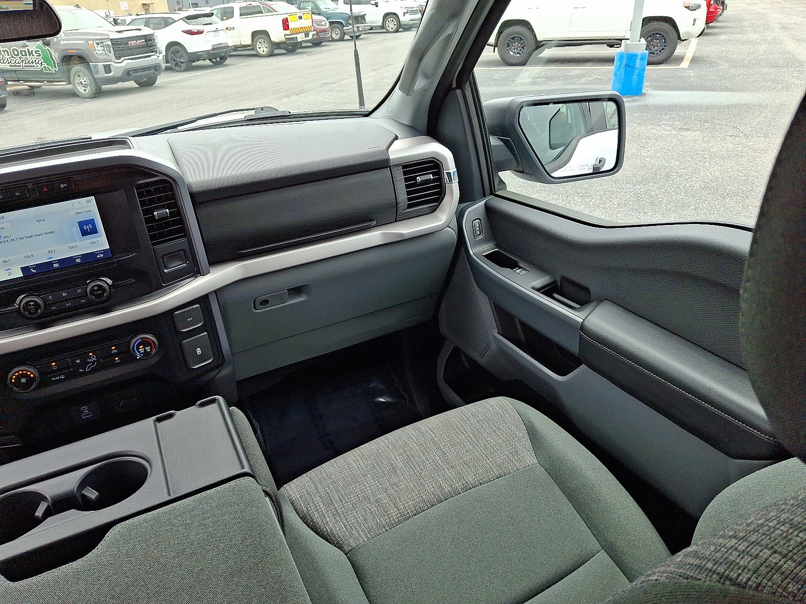 2023 Ford F-150 XLT photo 16