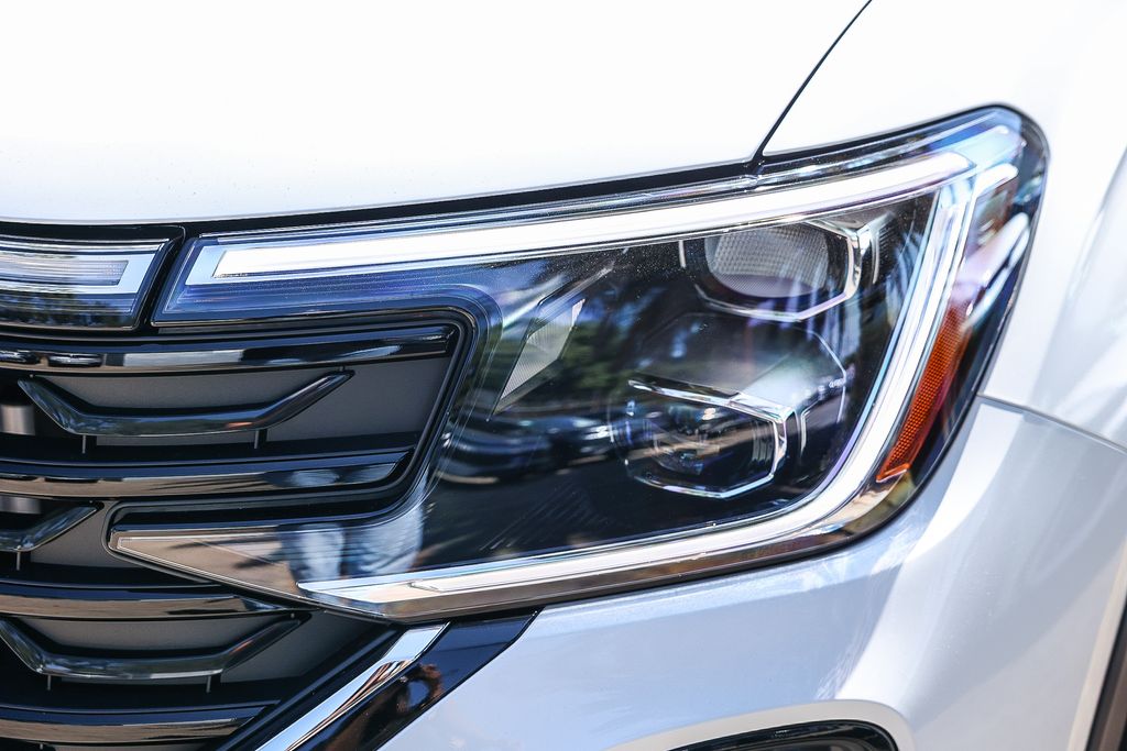 2026 Volkswagen Atlas Cross Sport SE photo 4