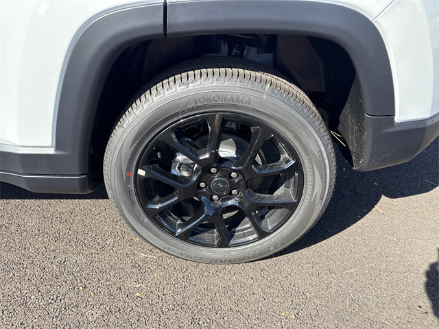 2026 Jeep Compass Latitude photo 3