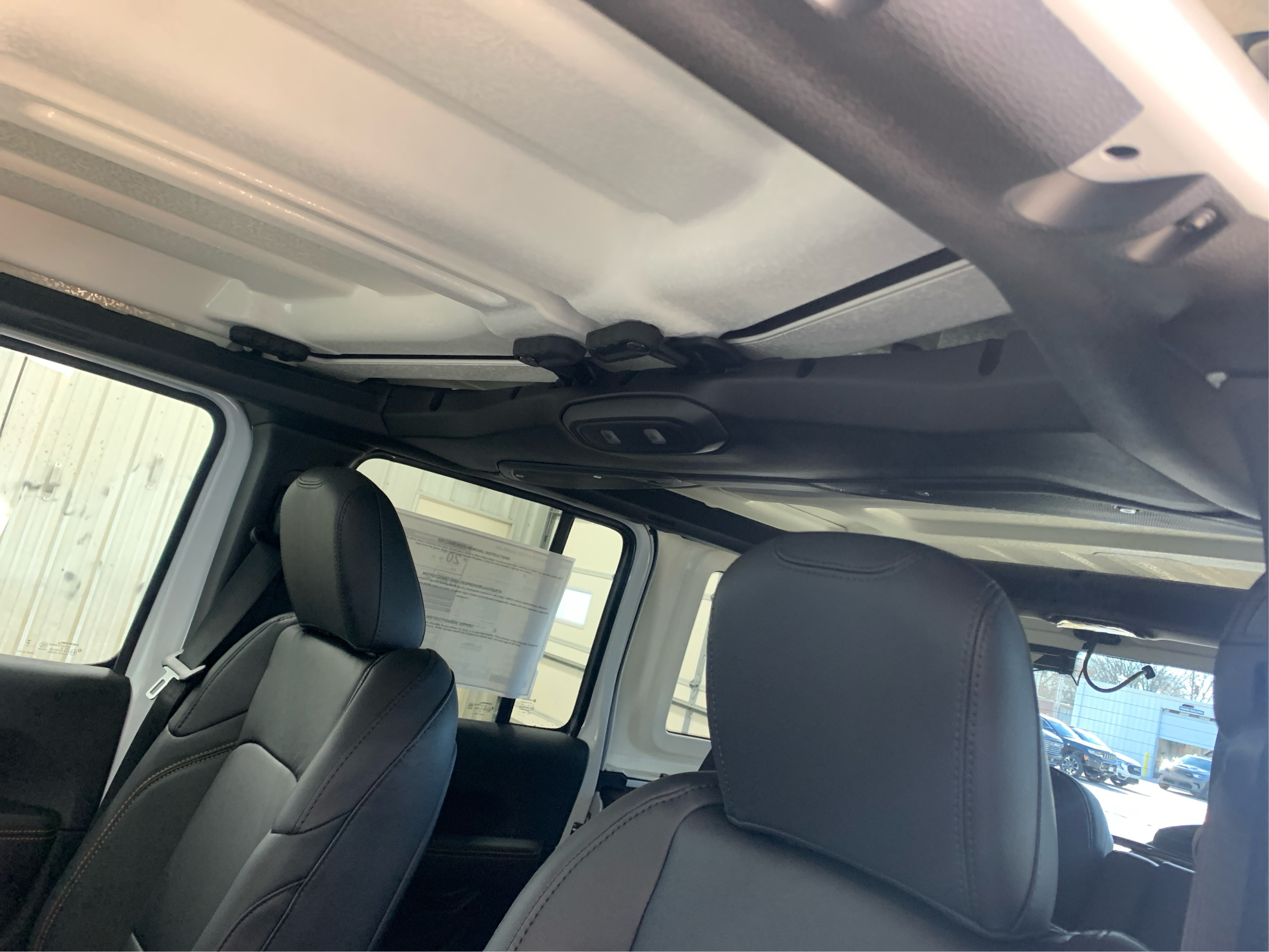 2025 Jeep Wrangler Sahara photo 9