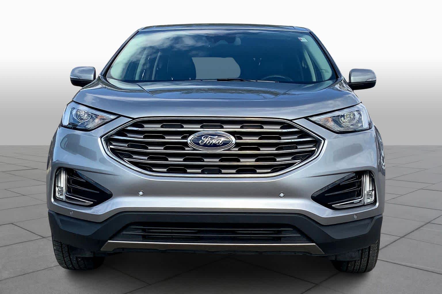 2024 Ford Edge Titanium photo 3