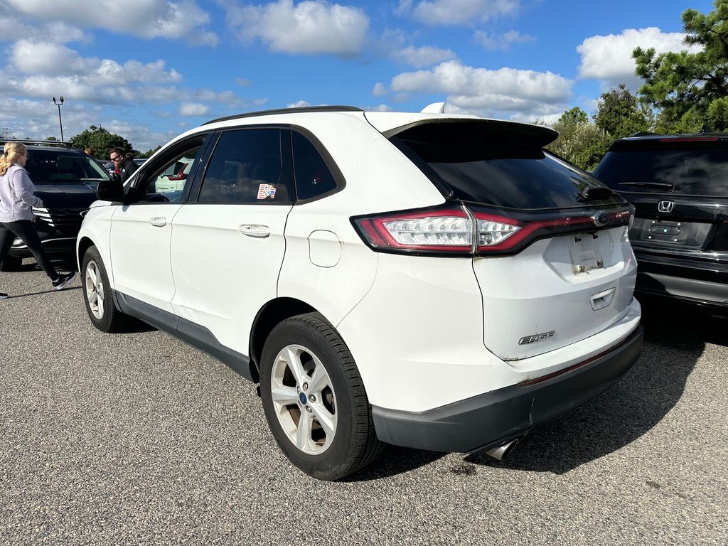 2017 Ford Edge SE photo 2
