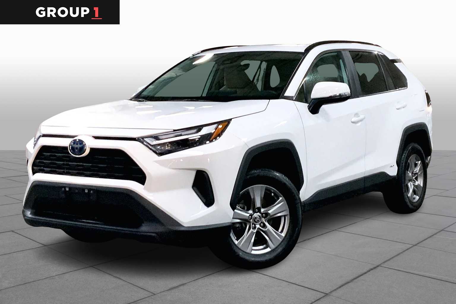 2022 Toyota RAV4 XLE's photo