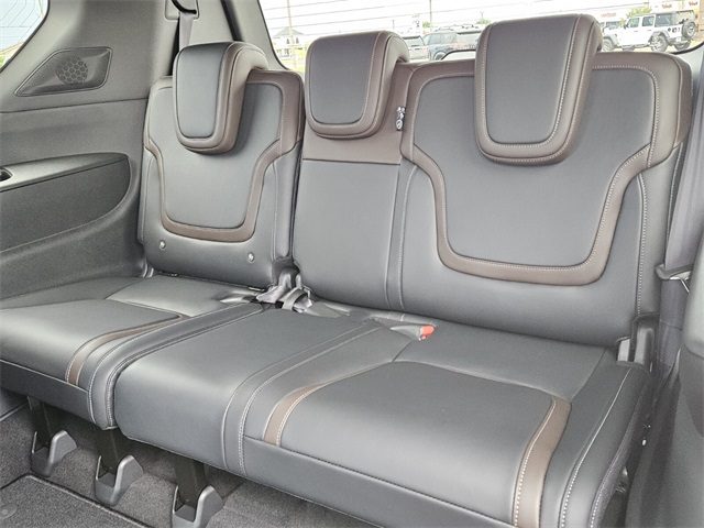 2025 Nissan Armada SL photo 9