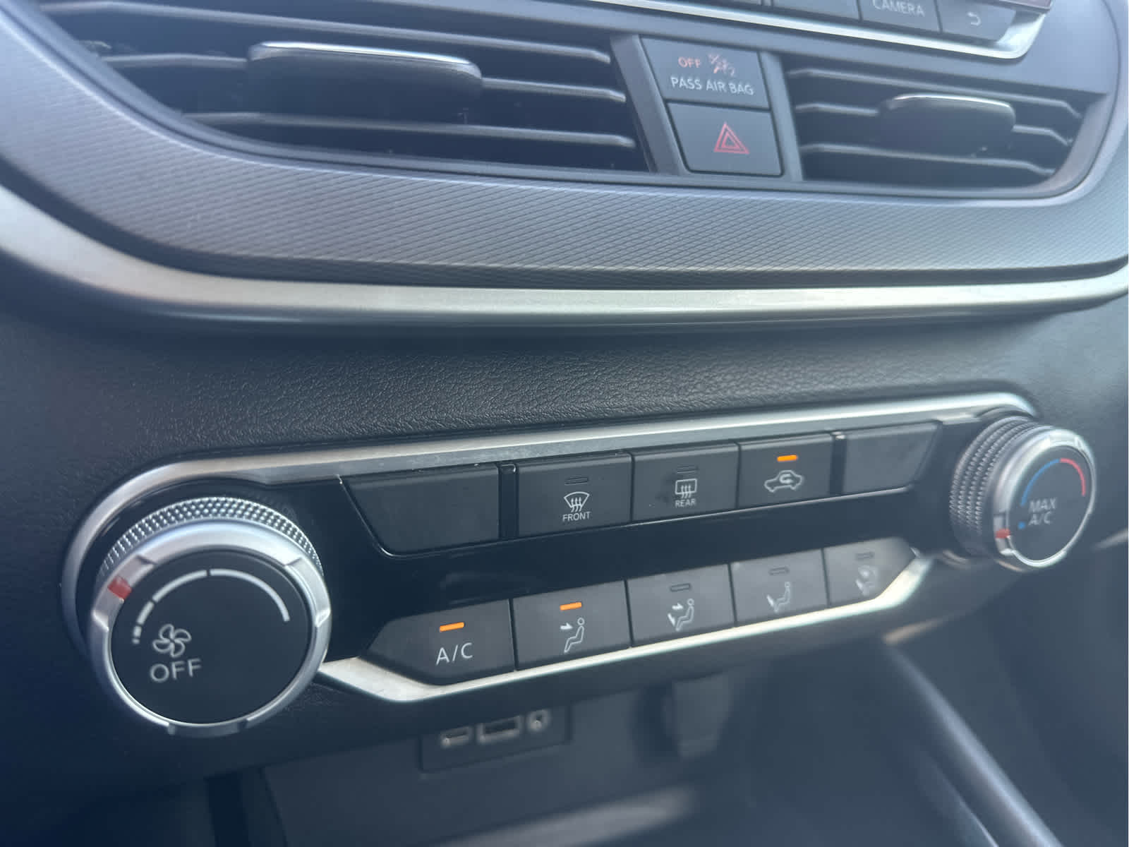 2023 Nissan Altima 2.5 SR photo 13