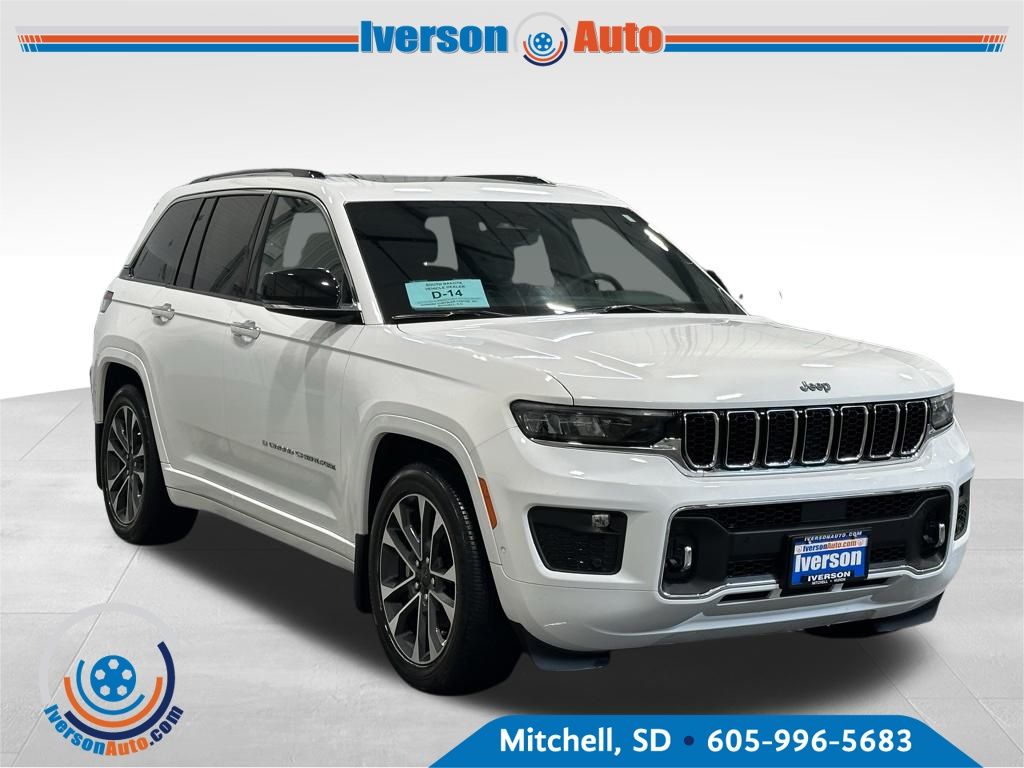 2023 Jeep Grand Cherokee Overland's photo