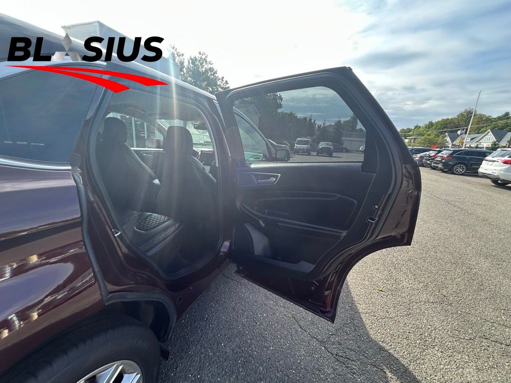 2023 Ford Edge Titanium photo 16