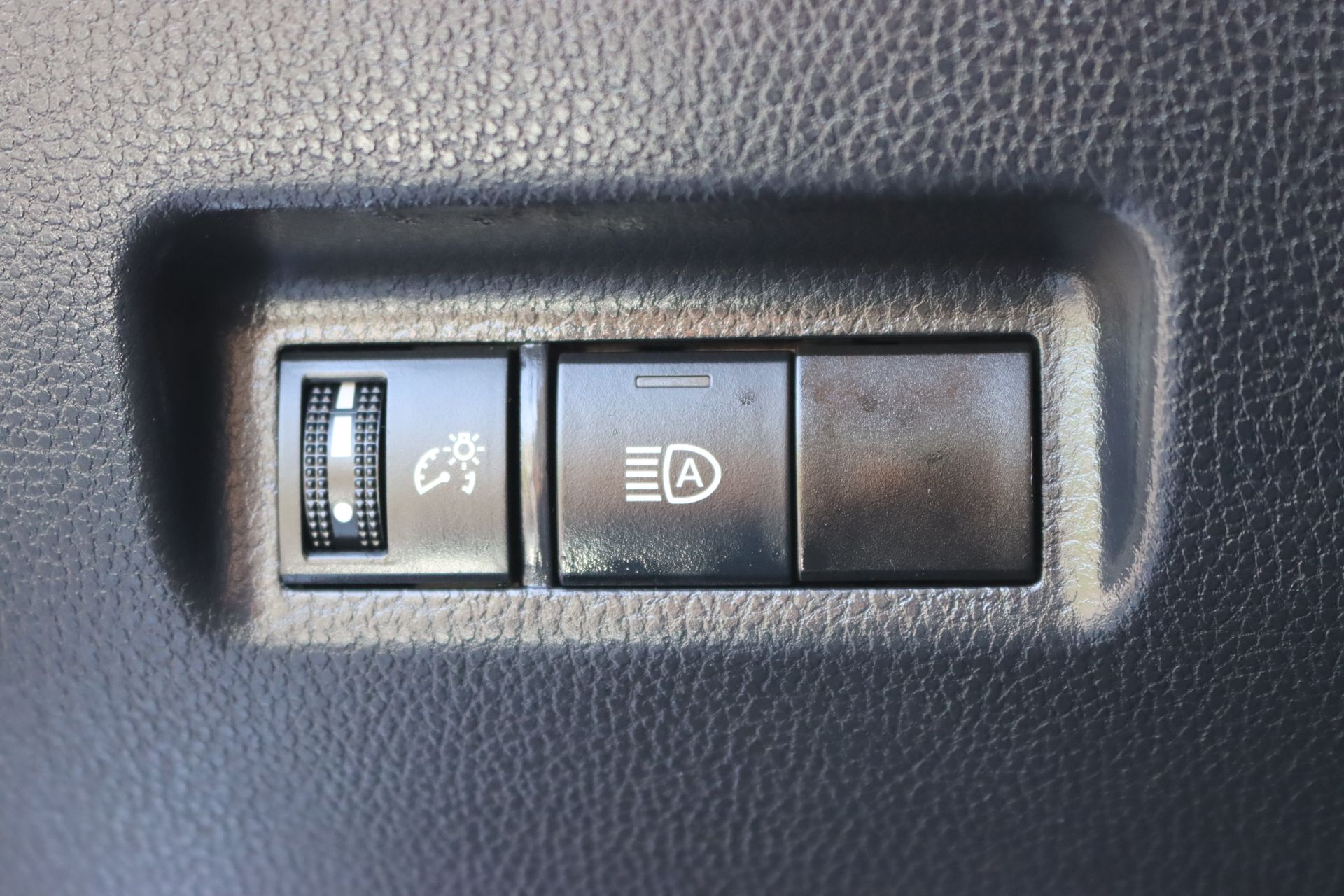 2024 Toyota RAV4 Hybrid LE photo 16