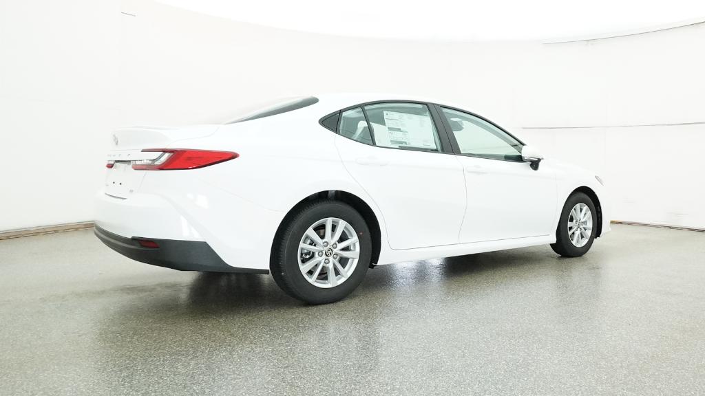 2025 Toyota Camry LE photo 22