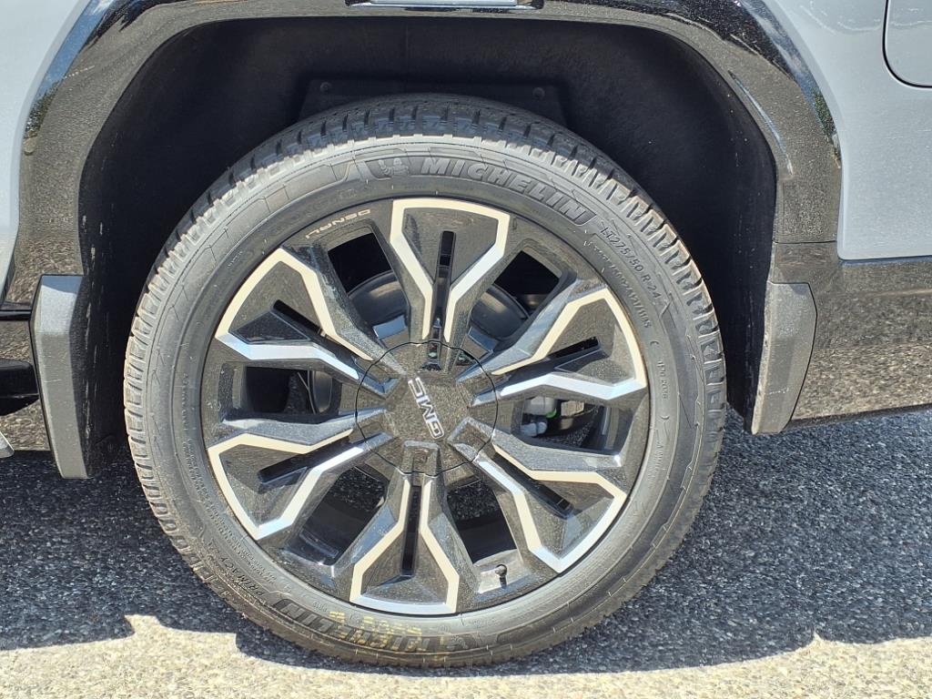 2025 Gmc Sierra EV Denali photo 3