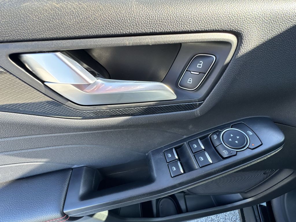 2026 Ford Escape ST-Line photo 13