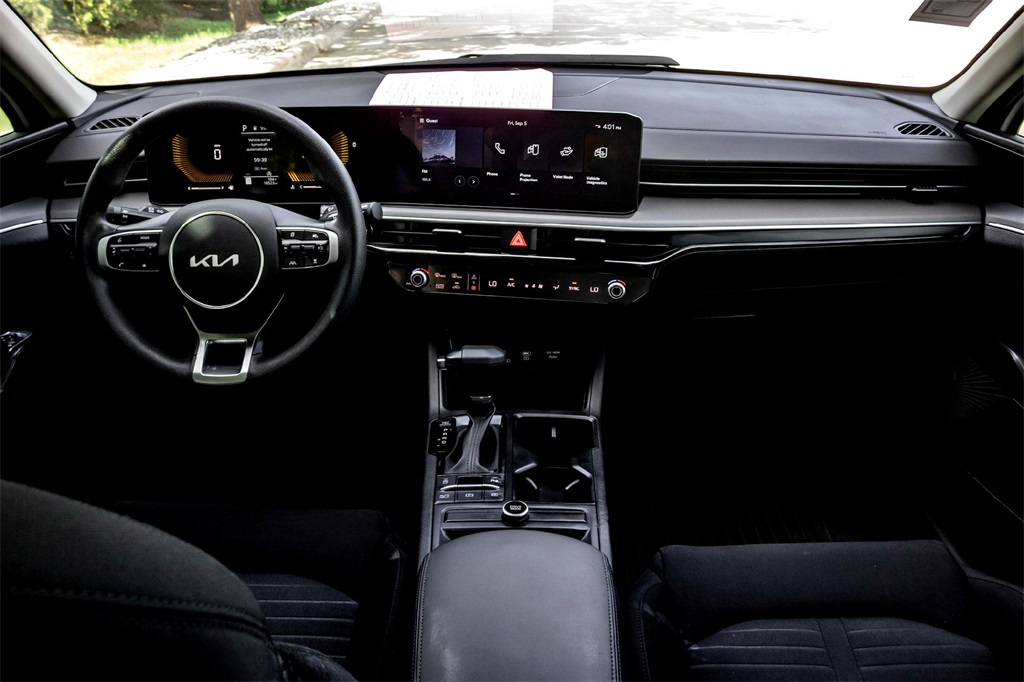 2025 Kia K5 LXS photo 24