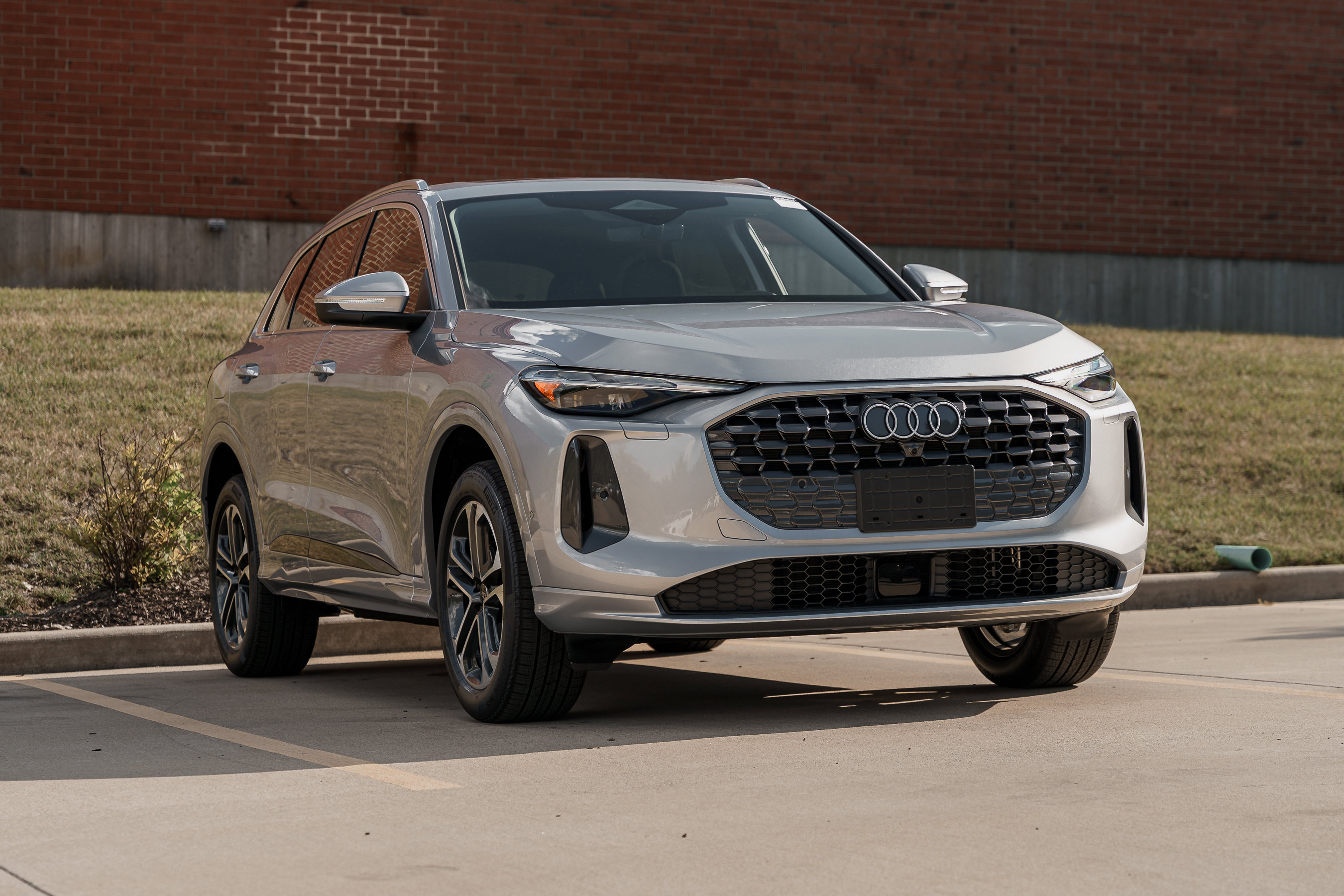 2025 Audi New Q5 Premium's photo