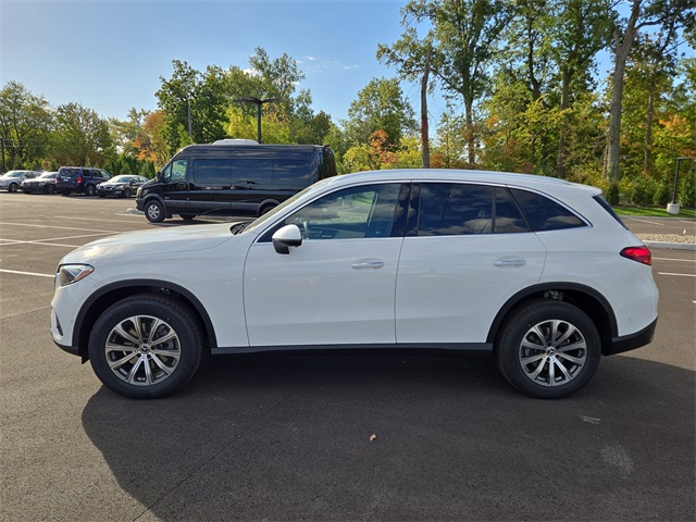 2026 Mercedes Benz GLC 300 4MATIC photo 4