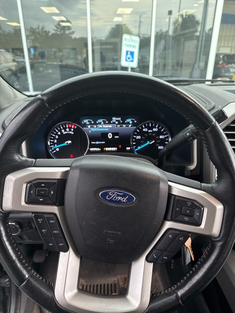 2017 Ford F-350 Lariat photo 4