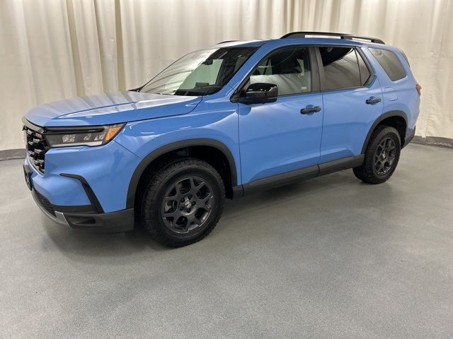 2025 Honda Pilot TrailSport photo 2