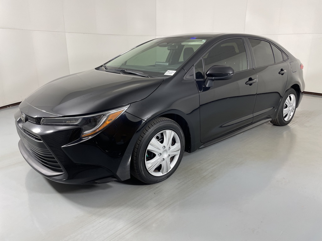 2024 Toyota Corolla LE photo 3