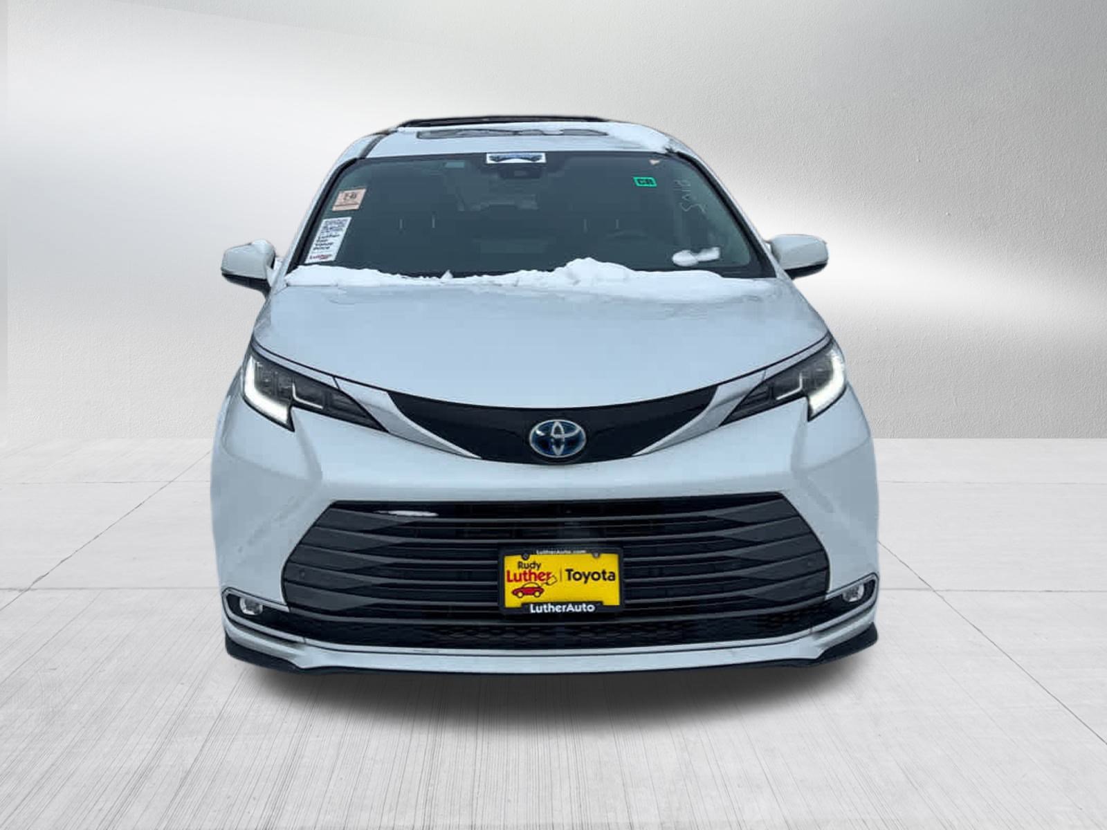 Used 2022 Toyota Sienna Limited with VIN 5TDZRKEC2NS080417 for sale in Golden Valley, Minnesota