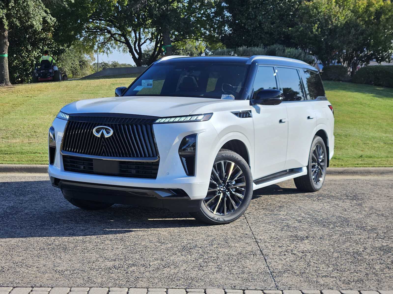 2026 INFINITI QX80 Autograph's photo