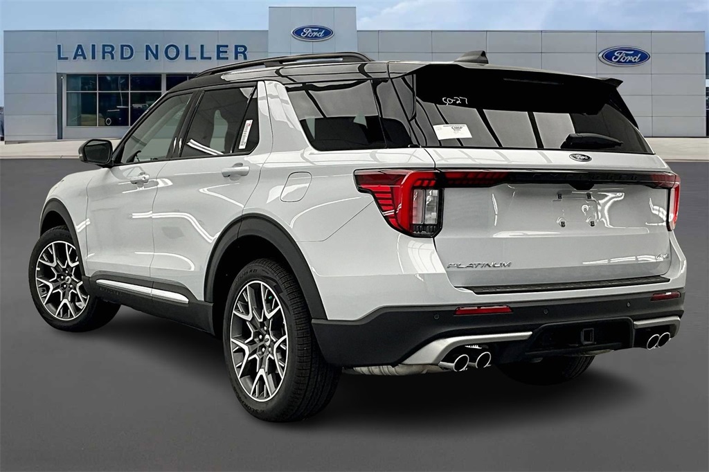 2025 Ford Explorer Platinum photo 3
