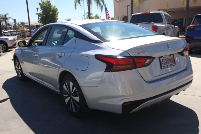 2022 Nissan Altima 2.5 SV photo 5