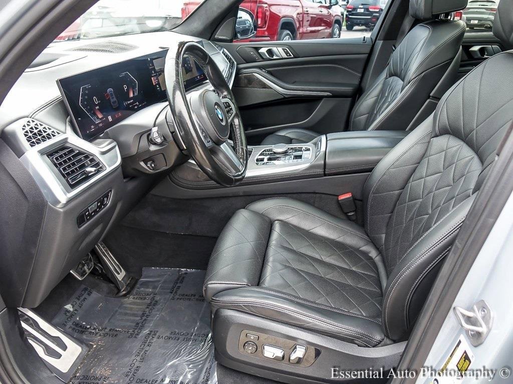 2023 BMW X7 - Image 8