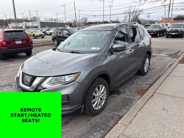 2017 Nissan Rogue SV's photo