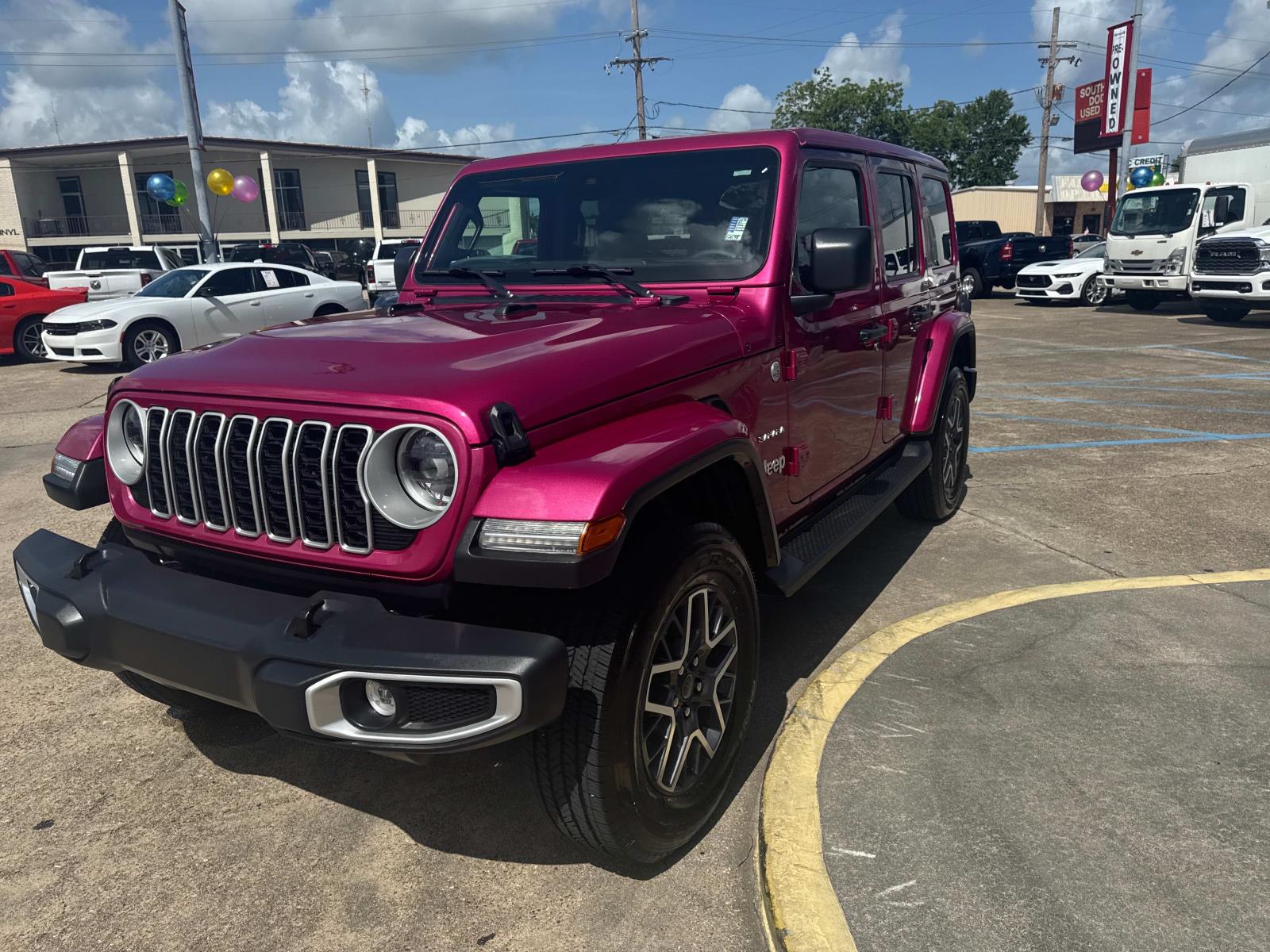2024 Jeep Wrangler Sahara photo 3