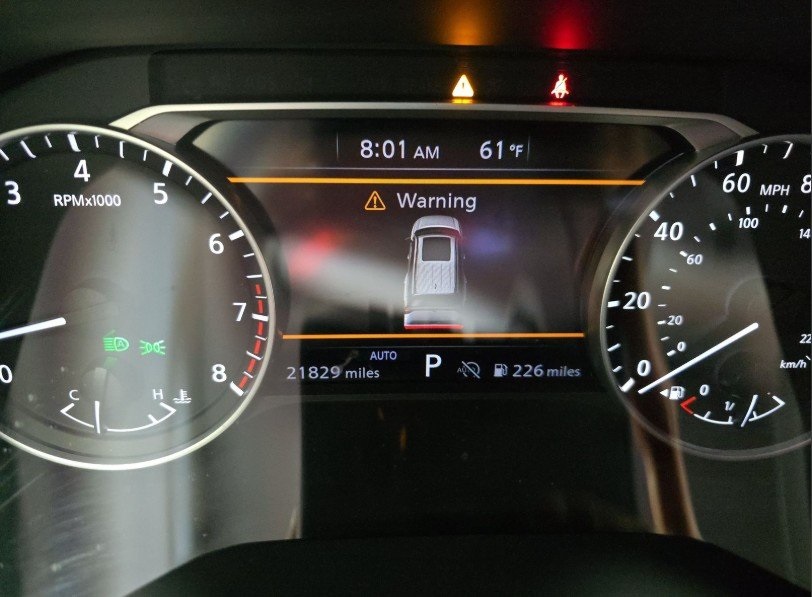 2024 Nissan Pathfinder S photo 2